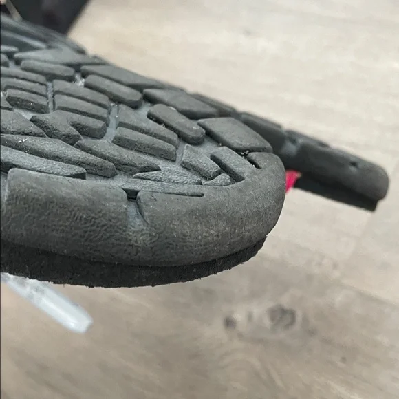 Sporty Black and Pink Sandals - Picture 6 of 7